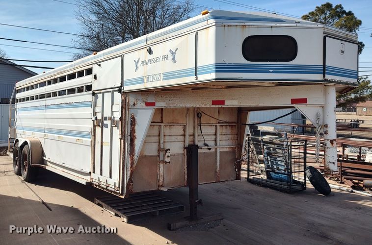image for item LK9528 1997 Titan  livestock trailer