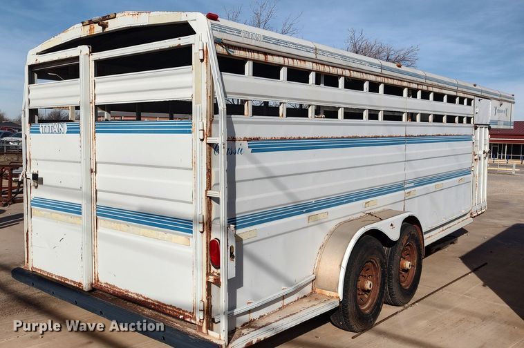image for item LK9528 1997 Titan  livestock trailer