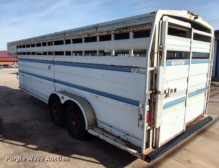 image for item LK9528 1997 Titan  livestock trailer