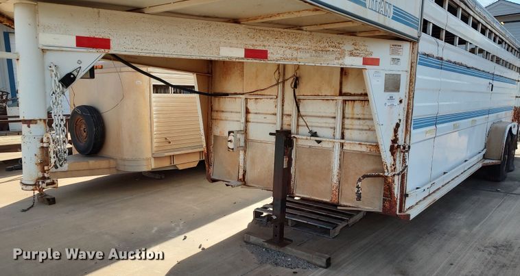 image for item LK9528 1997 Titan  livestock trailer