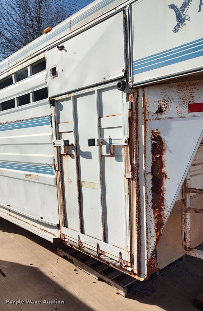 image for item LK9528 1997 Titan  livestock trailer
