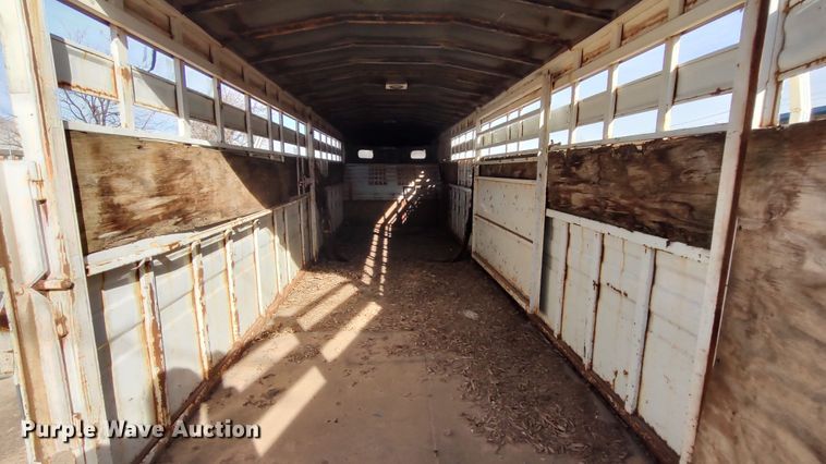 image for item LK9528 1997 Titan  livestock trailer
