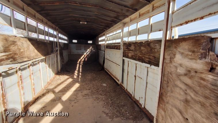 image for item LK9528 1997 Titan  livestock trailer