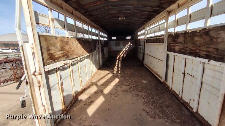 image for item LK9528 1997 Titan  livestock trailer