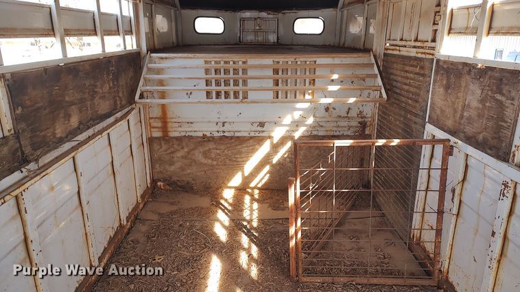 image for item LK9528 1997 Titan  livestock trailer