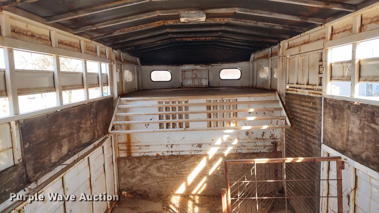 image for item LK9528 1997 Titan  livestock trailer