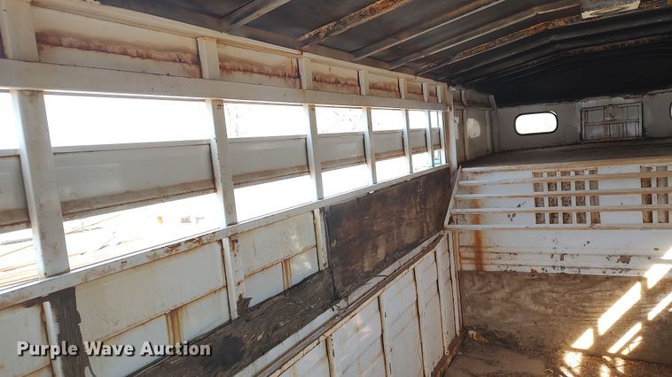 image for item LK9528 1997 Titan  livestock trailer