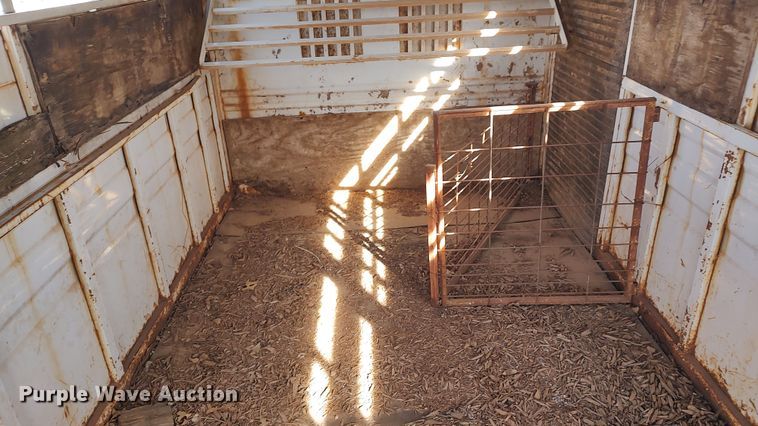 image for item LK9528 1997 Titan  livestock trailer
