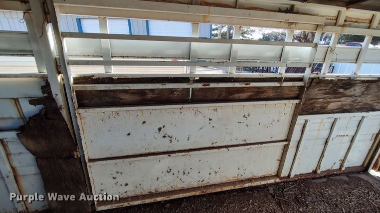 image for item LK9528 1997 Titan  livestock trailer