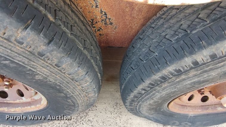 image for item LK9528 1997 Titan  livestock trailer