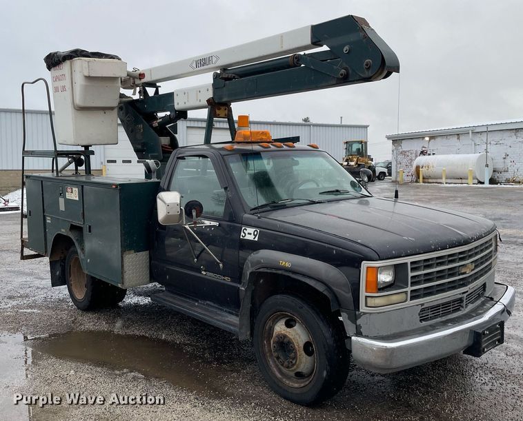 image for item MA9803 1992 Chevrolet C3500  bucket truck