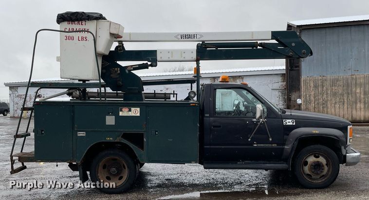 image for item MA9803 1992 Chevrolet C3500  bucket truck