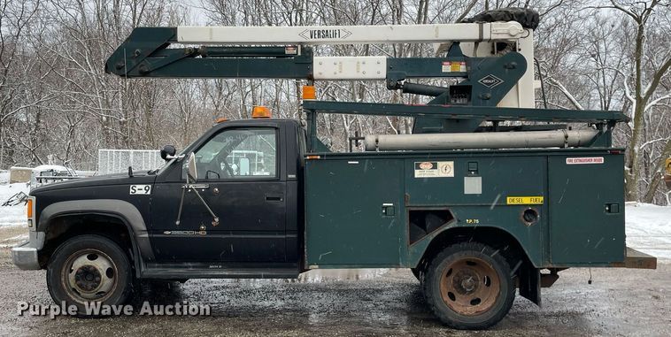 image for item MA9803 1992 Chevrolet C3500  bucket truck