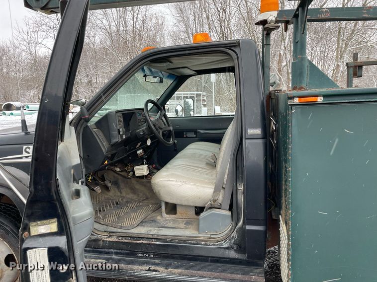 image for item MA9803 1992 Chevrolet C3500  bucket truck