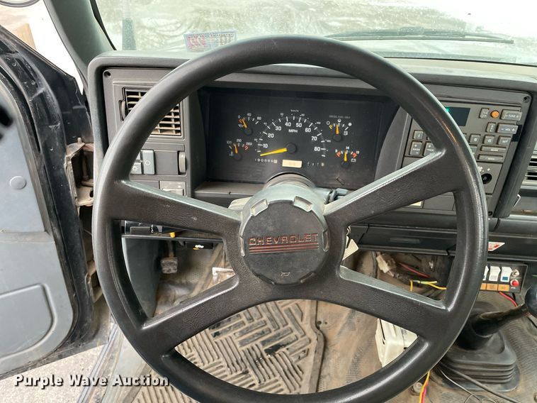 image for item MA9803 1992 Chevrolet C3500  bucket truck