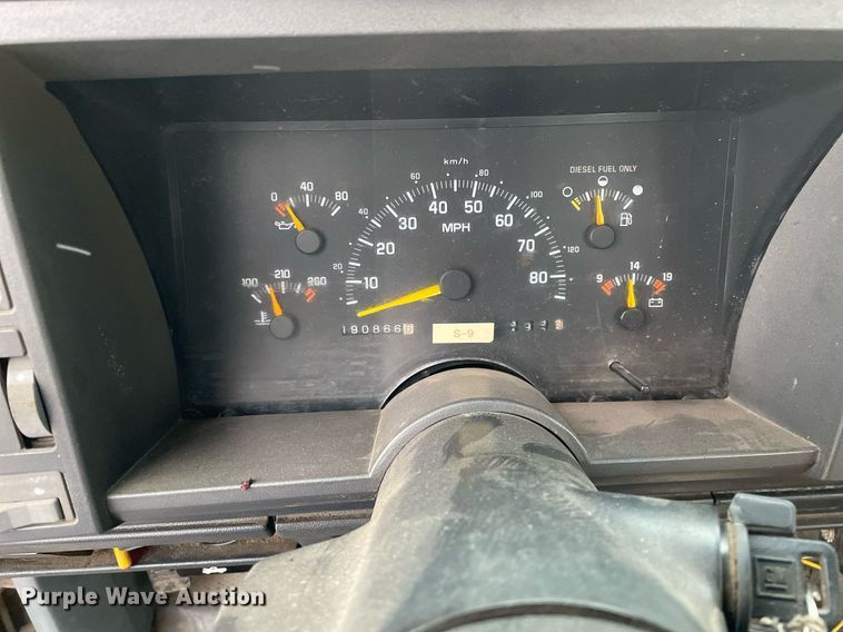 image for item MA9803 1992 Chevrolet C3500  bucket truck