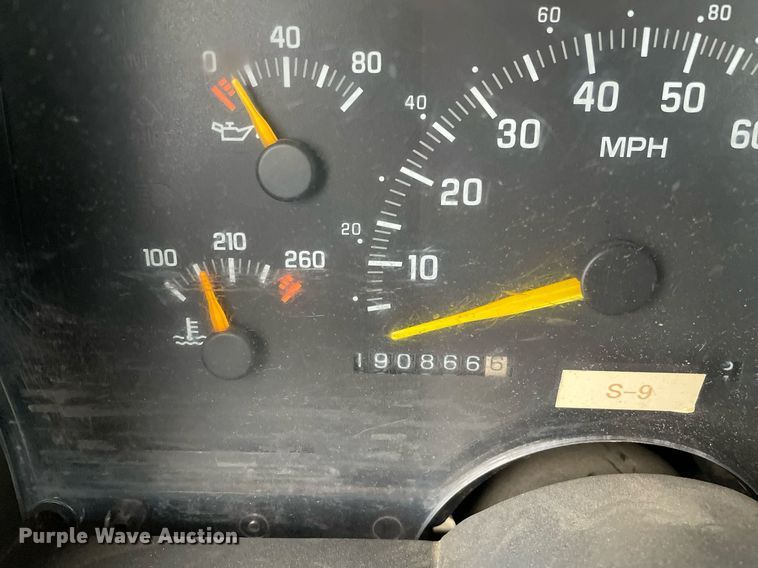 image for item MA9803 1992 Chevrolet C3500  bucket truck