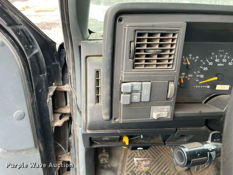 image for item MA9803 1992 Chevrolet C3500  bucket truck