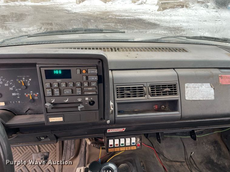 image for item MA9803 1992 Chevrolet C3500  bucket truck