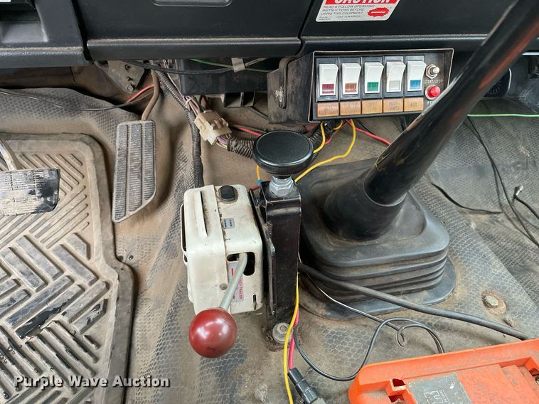 image for item MA9803 1992 Chevrolet C3500  bucket truck