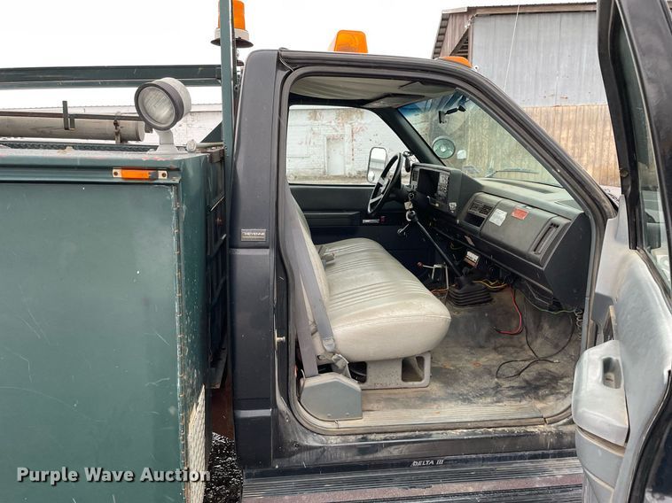 image for item MA9803 1992 Chevrolet C3500  bucket truck