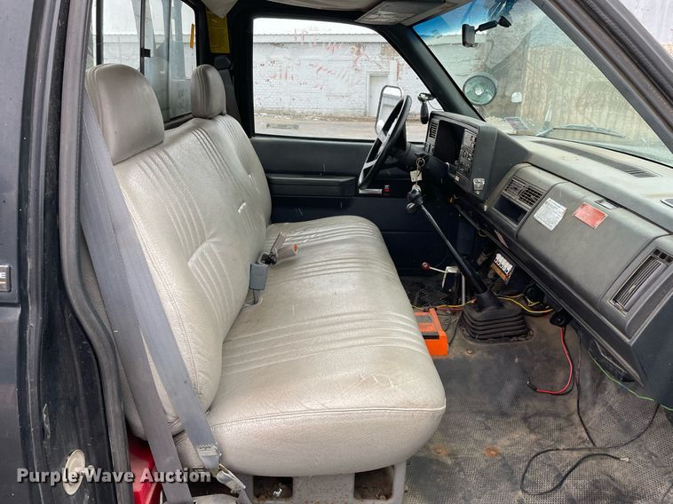 image for item MA9803 1992 Chevrolet C3500  bucket truck