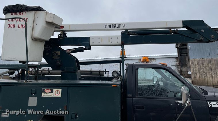 image for item MA9803 1992 Chevrolet C3500  bucket truck