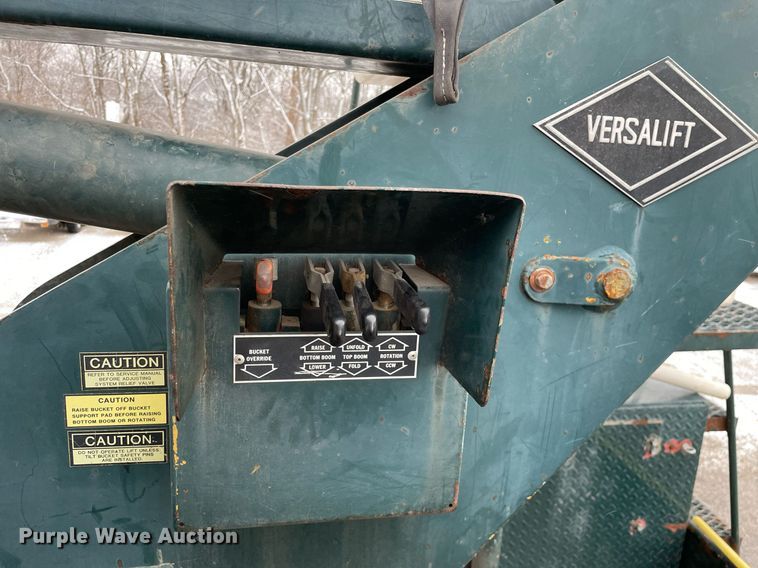 image for item MA9803 1992 Chevrolet C3500  bucket truck