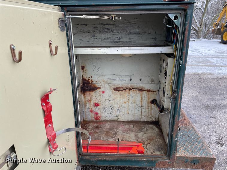 image for item MA9803 1992 Chevrolet C3500  bucket truck