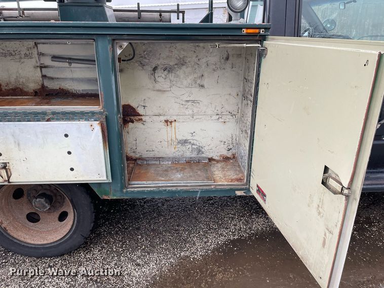 image for item MA9803 1992 Chevrolet C3500  bucket truck