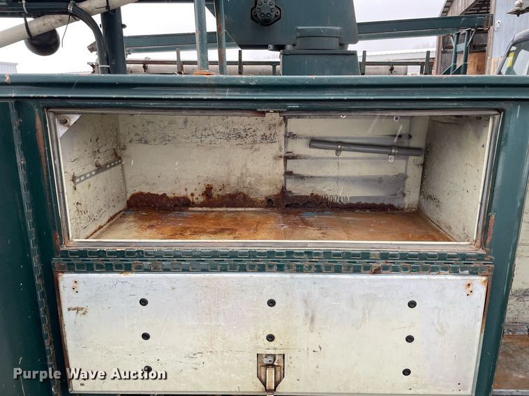 image for item MA9803 1992 Chevrolet C3500  bucket truck