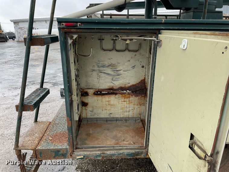 image for item MA9803 1992 Chevrolet C3500  bucket truck