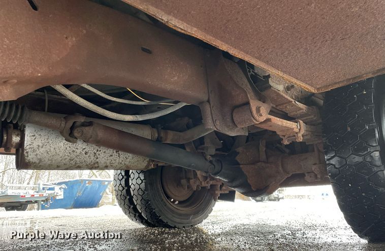 image for item MA9803 1992 Chevrolet C3500  bucket truck