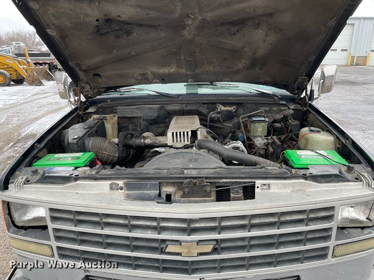 image for item MA9803 1992 Chevrolet C3500  bucket truck