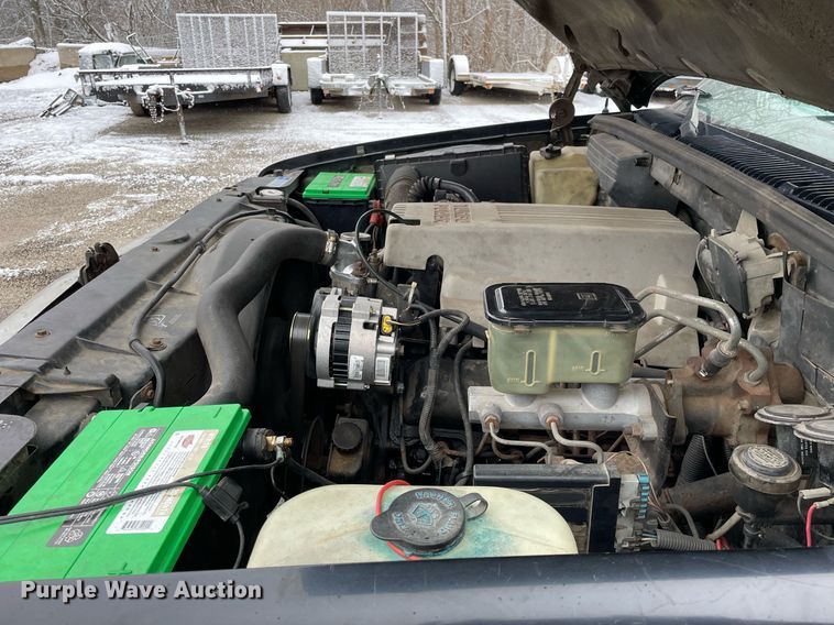 image for item MA9803 1992 Chevrolet C3500  bucket truck