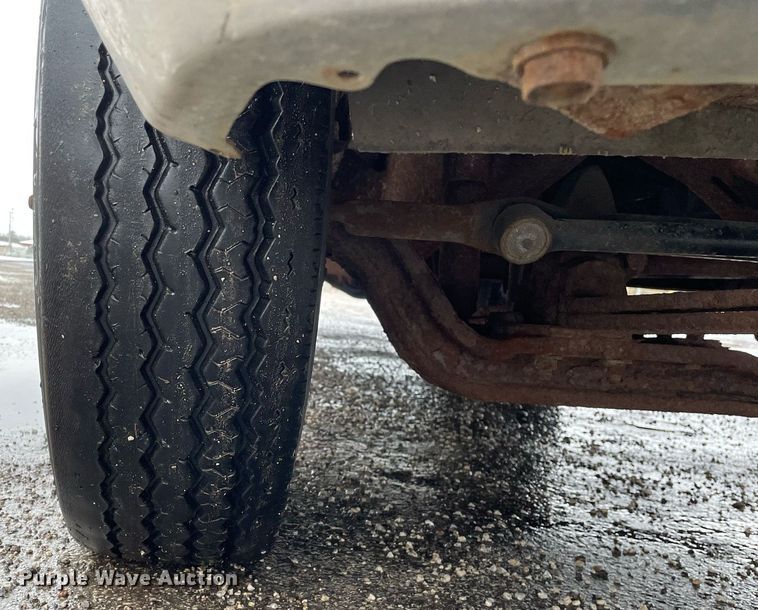 image for item MA9803 1992 Chevrolet C3500  bucket truck