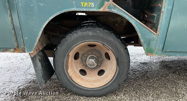 image for item MA9803 1992 Chevrolet C3500  bucket truck