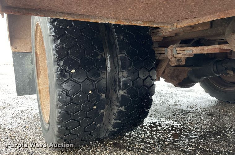 image for item MA9803 1992 Chevrolet C3500  bucket truck