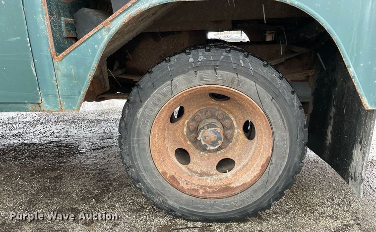 image for item MA9803 1992 Chevrolet C3500  bucket truck