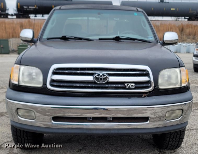 image for item MH9686 2000 Toyota Tundra  Access Cab pickup truck