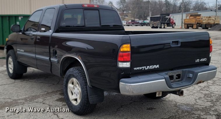 image for item MH9686 2000 Toyota Tundra  Access Cab pickup truck