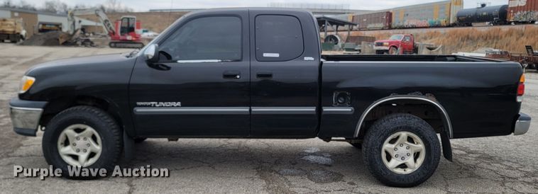 image for item MH9686 2000 Toyota Tundra  Access Cab pickup truck