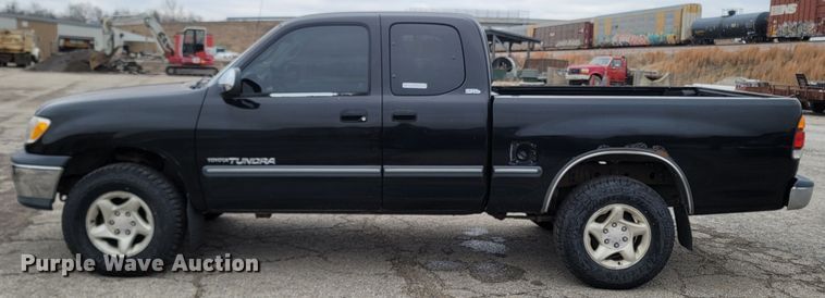 image for item MH9686 2000 Toyota Tundra  Access Cab pickup truck