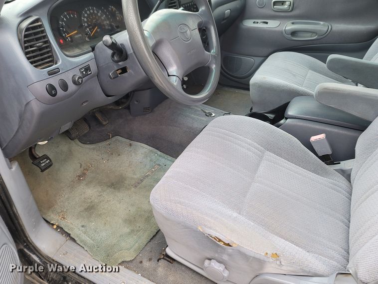 image for item MH9686 2000 Toyota Tundra  Access Cab pickup truck