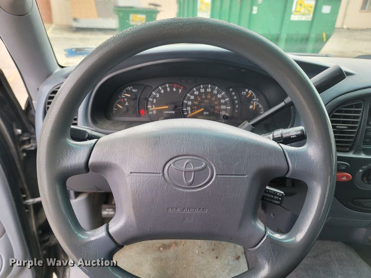 image for item MH9686 2000 Toyota Tundra  Access Cab pickup truck