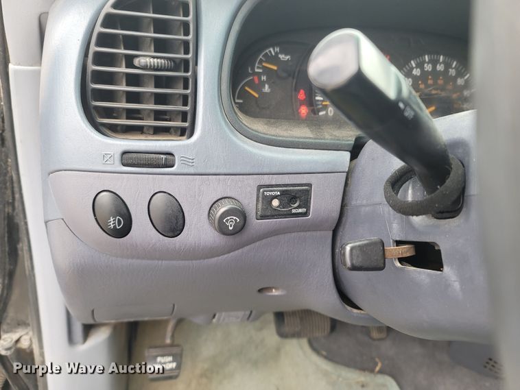 image for item MH9686 2000 Toyota Tundra  Access Cab pickup truck