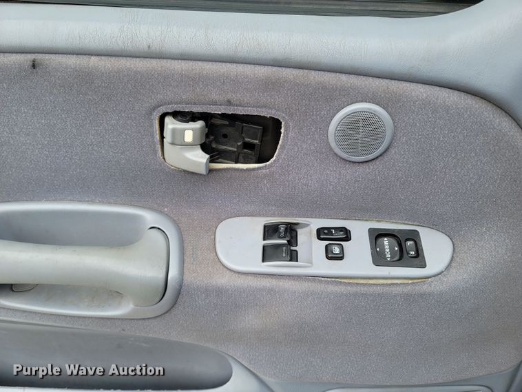 image for item MH9686 2000 Toyota Tundra  Access Cab pickup truck