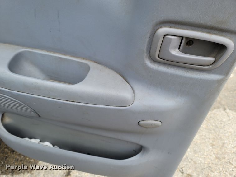 image for item MH9686 2000 Toyota Tundra  Access Cab pickup truck