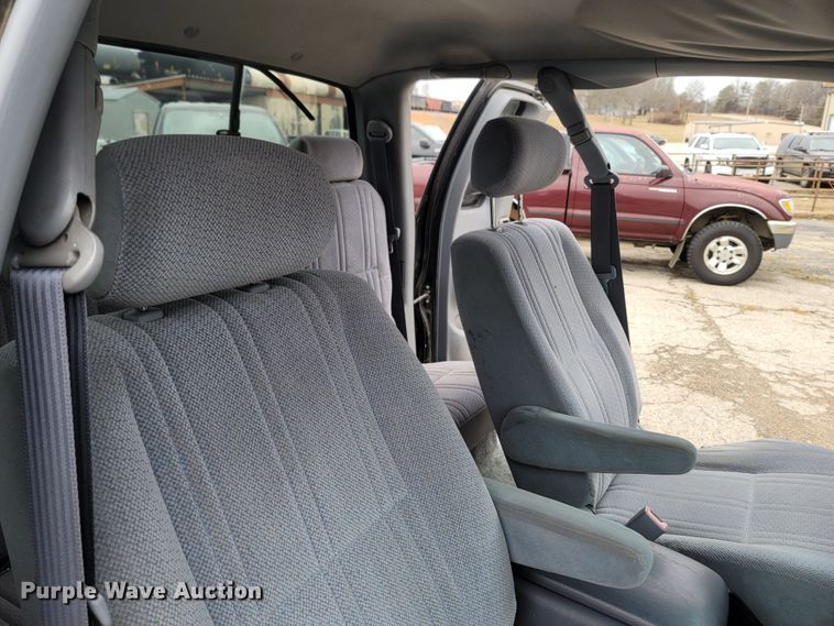 image for item MH9686 2000 Toyota Tundra  Access Cab pickup truck