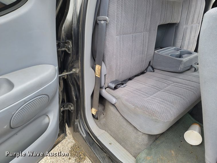 image for item MH9686 2000 Toyota Tundra  Access Cab pickup truck